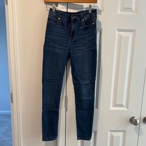 Dark High Rise Skinny Jeans (Size 3/26)